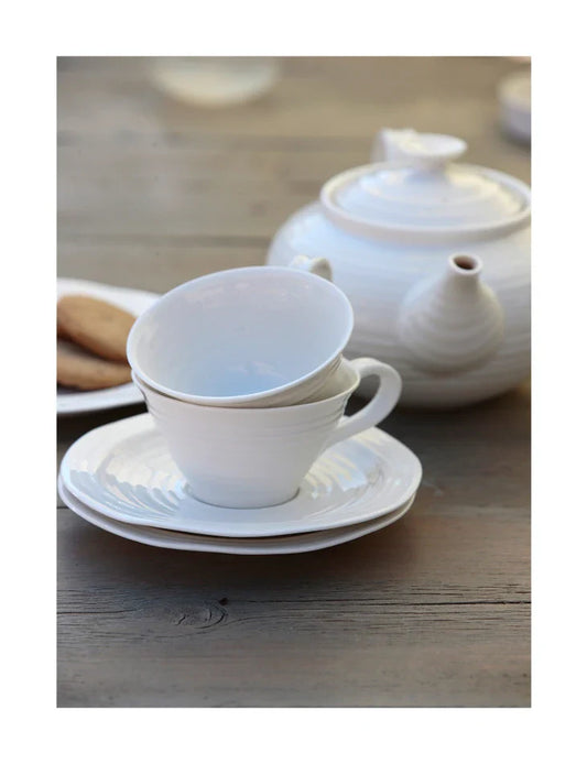 White Porcelain Tea Cup & Saucer - Set of Four