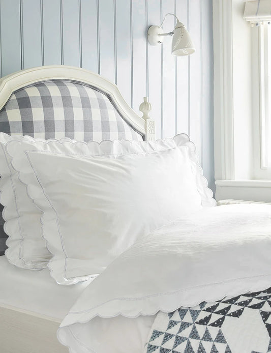 White Scalloped Single Duvet Cover & Oxford Pillowcase Set